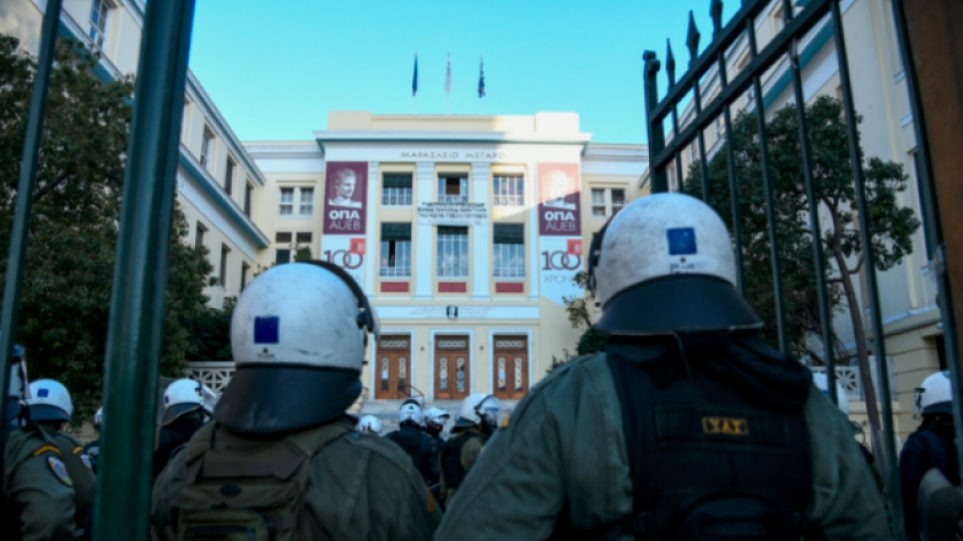 Ελληνικά Πανεπιστήμια: Ξεκινά η εκπαίδευση των 400 Ειδικών Φρουρών