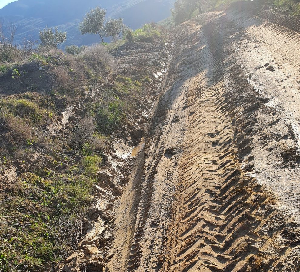 Σε κακό χάλι αγροτικοί δρόμοι στην Τριφυλία