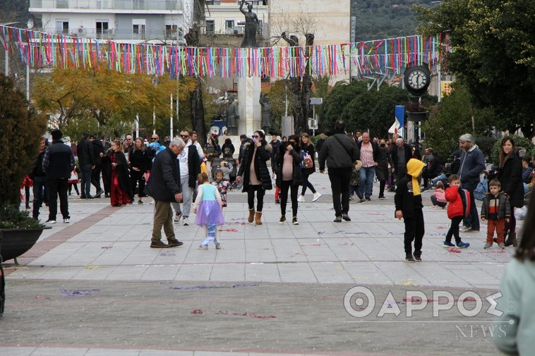 Αρκετός κόσμος κατέφθασε στην Καλαμάτα για το τριήμερο