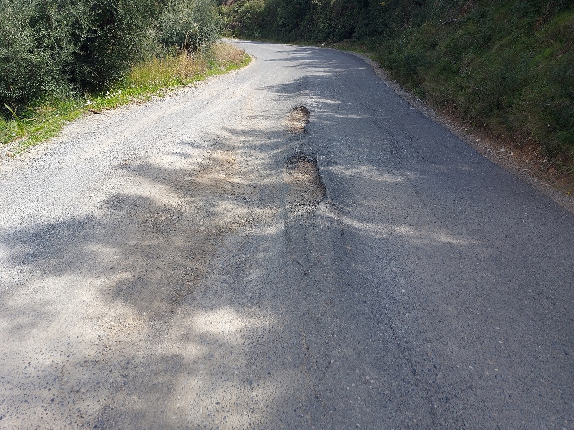 Απαράδεκτος  και δύσβατος δρόμος