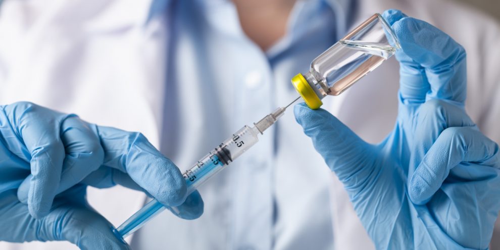 Ανοίγει η πλατφόρμα για το εμβόλιο της Novavax – Το Σάββατο ο 1ος εμβολιασμός