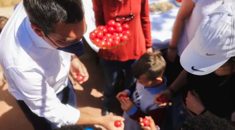 Το παιδικό χωριό SOS στην Βάρη επισκέφθηκε ο Αλέξης Τσίπρας