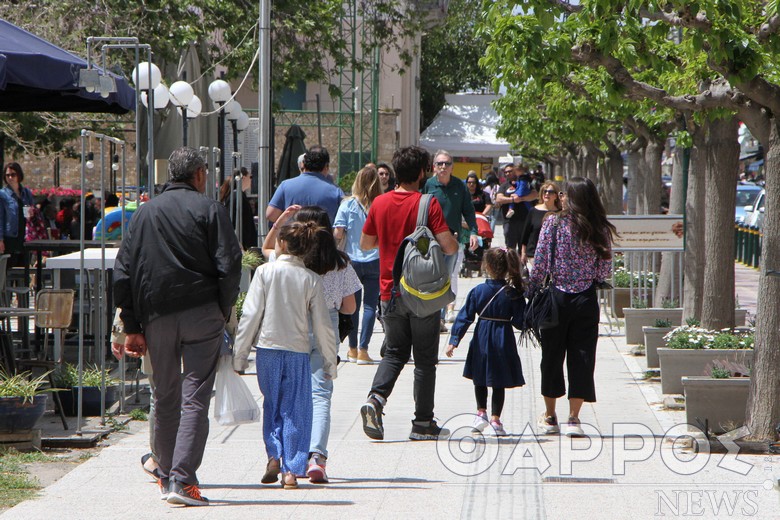 Καλαμάτα: Κόσμος παντού για ψώνια και βόλτες…