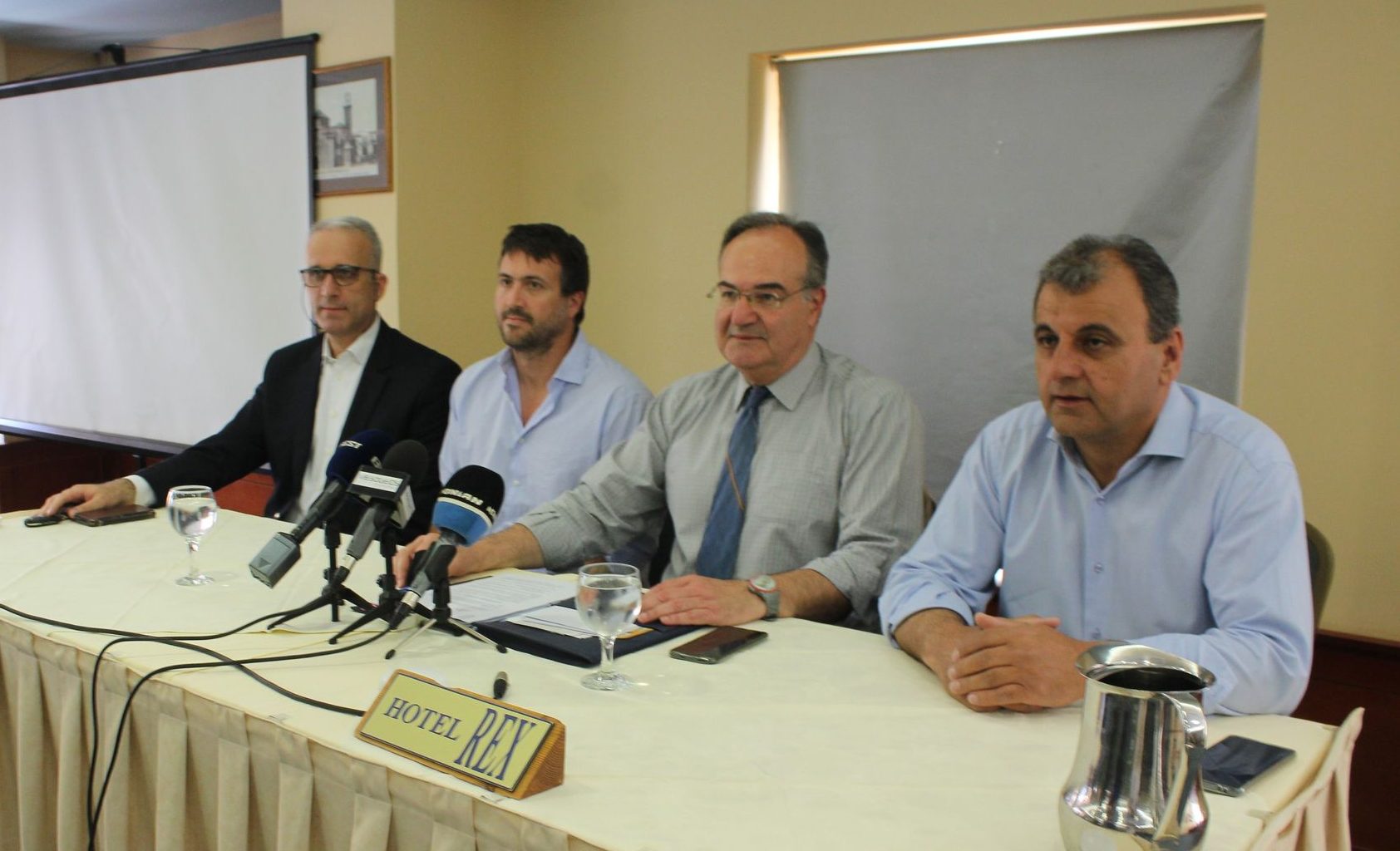 Ο Βασίλης Κοσμόπουλος ζήτησε την αλλαγή της Δημοτικής Αρχής