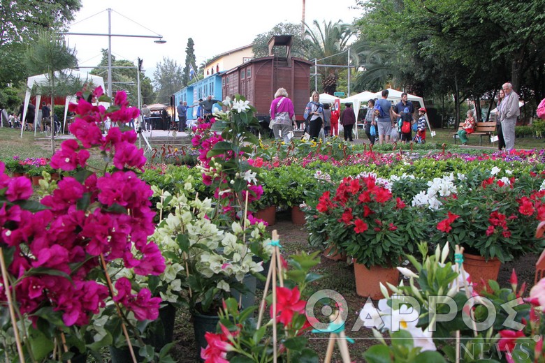 Ανθοκομική Έκθεση: Με παρέλαση στο κέντρο της Καλαμάτας ολοκληρώνεται η φετινή γιορτή των λουλουδιών