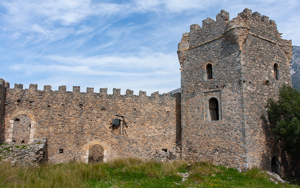 Άγνωστα Κάστρα της Πελοποννήσου: Κάστρο Καπετανάκη -Ένα καταφύγιο των οπλαρχηγών