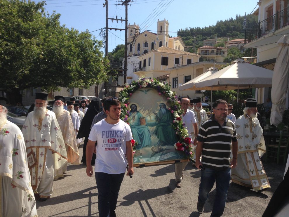 Η Κυπαρισσία τιμά την Πεντηκοστή και το Άγιο Πνεύμα