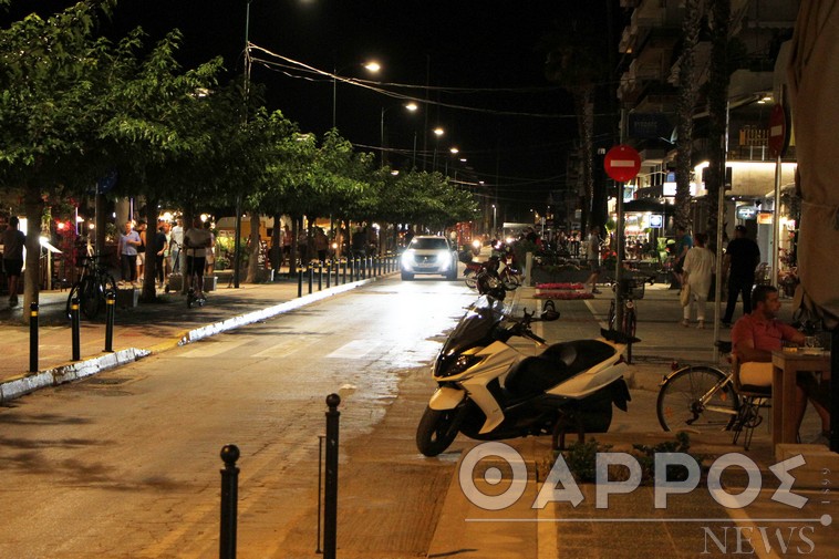 Χωρίς απόφαση Δημοτικού Συμβουλίου η χρήση των πεζοδρομίων στη Ναυαρίνου