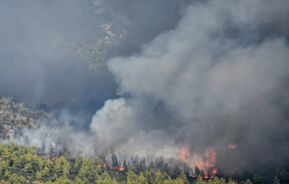 Οριοθετήθηκε η πυρκαγιά στο Ρούτσι Μεγαλόπολης -Άνοιξε ο αυτοκινητόδρομος Λεύκτρου-Σπάρτης
