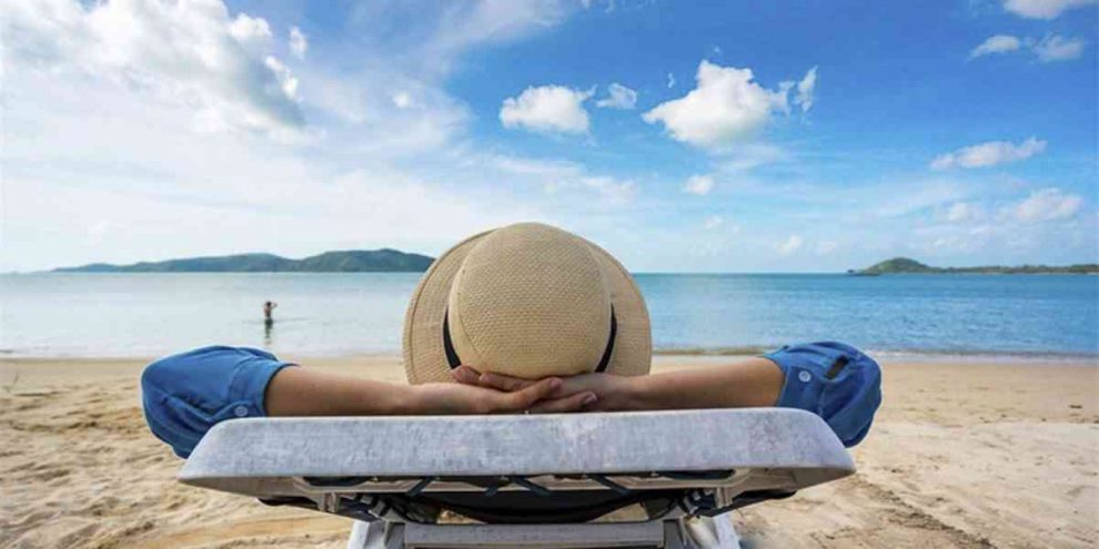 Έρευνα ΣΕΛΠΕ: Ένας στους δύο δε θα  κάνει διακοπές φέτος λόγω κόστους