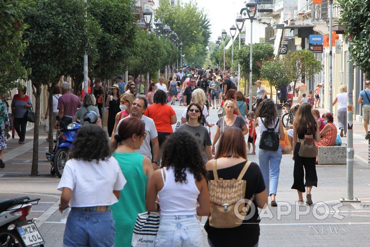 Κορυφώνεται η τουριστική κίνηση των εκδρομέων στην Καλαμάτα