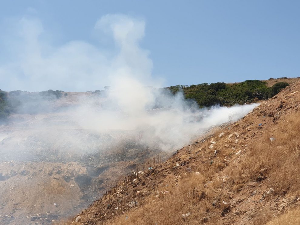 Ποιο το νόημα της κήρυξης σε κατάσταση έκτακτης  ανάγκης αν συνεχίζεται η εναπόθεση σκουπιδιών στο Αλιμάκι;