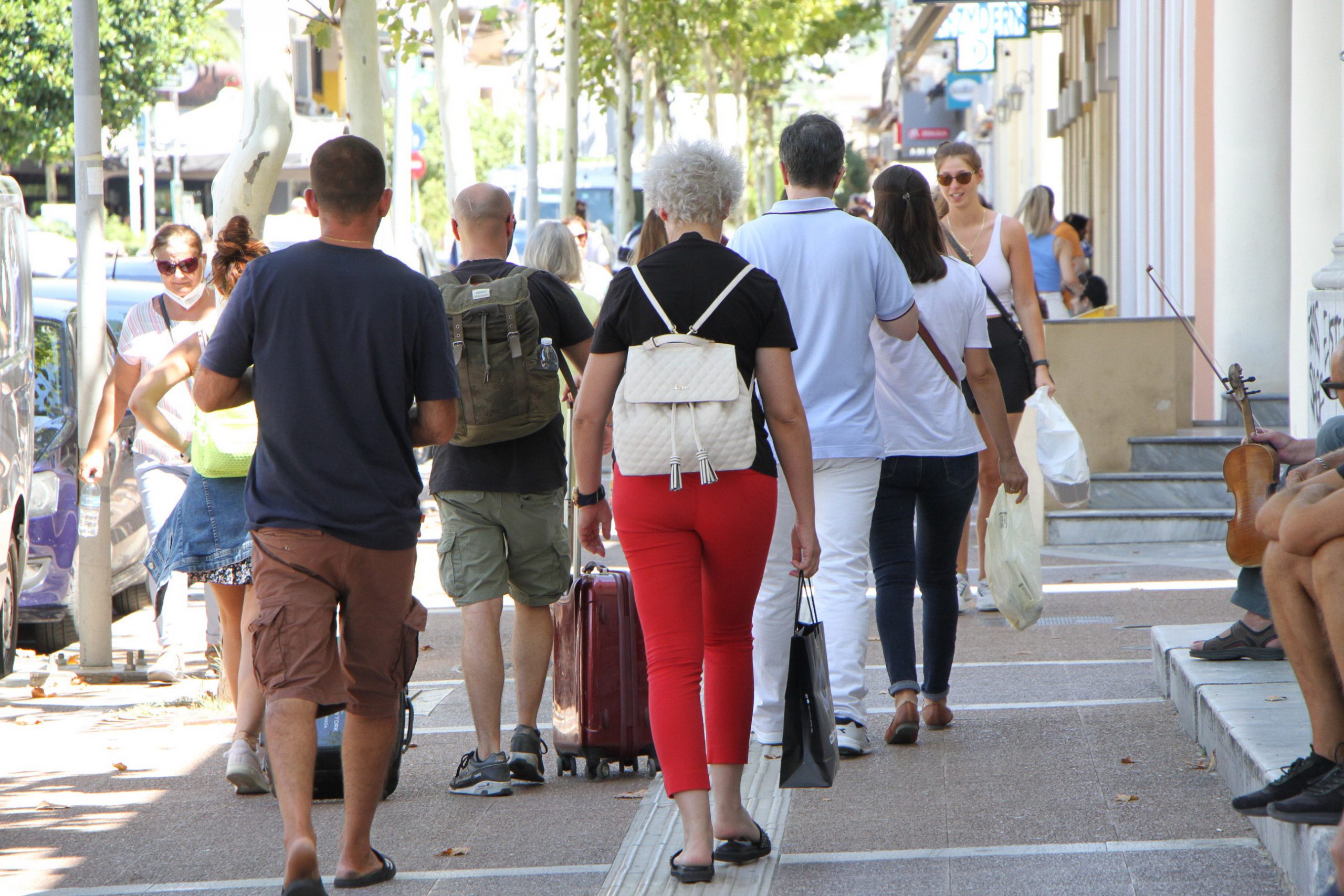 Τοπικά καταστήματα -Καλαμάτα: Οι προσφορές λειτούργησαν θετικά, το βλέμμα στραμμένο πλέον στη Λευκή Νύχτα