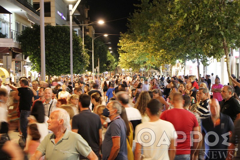 8η Λευκή Νύχτα Καλαμάτας: Πολύς ο κόσμος, λίγες οι αγορές