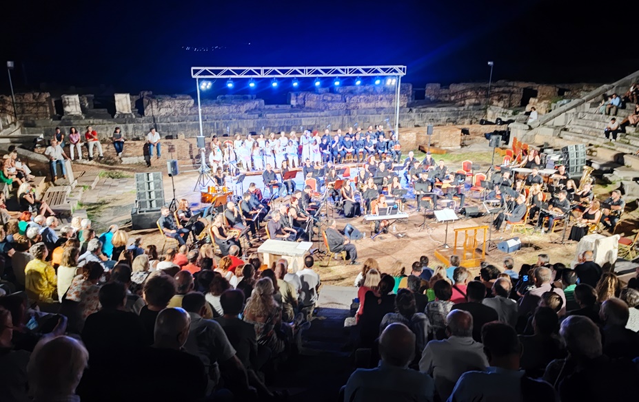 Αρχαία Μεσσήνη: Εντυπωσιακή συναυλία -αφιέρωμα στον Μίκη Θεοδωράκη