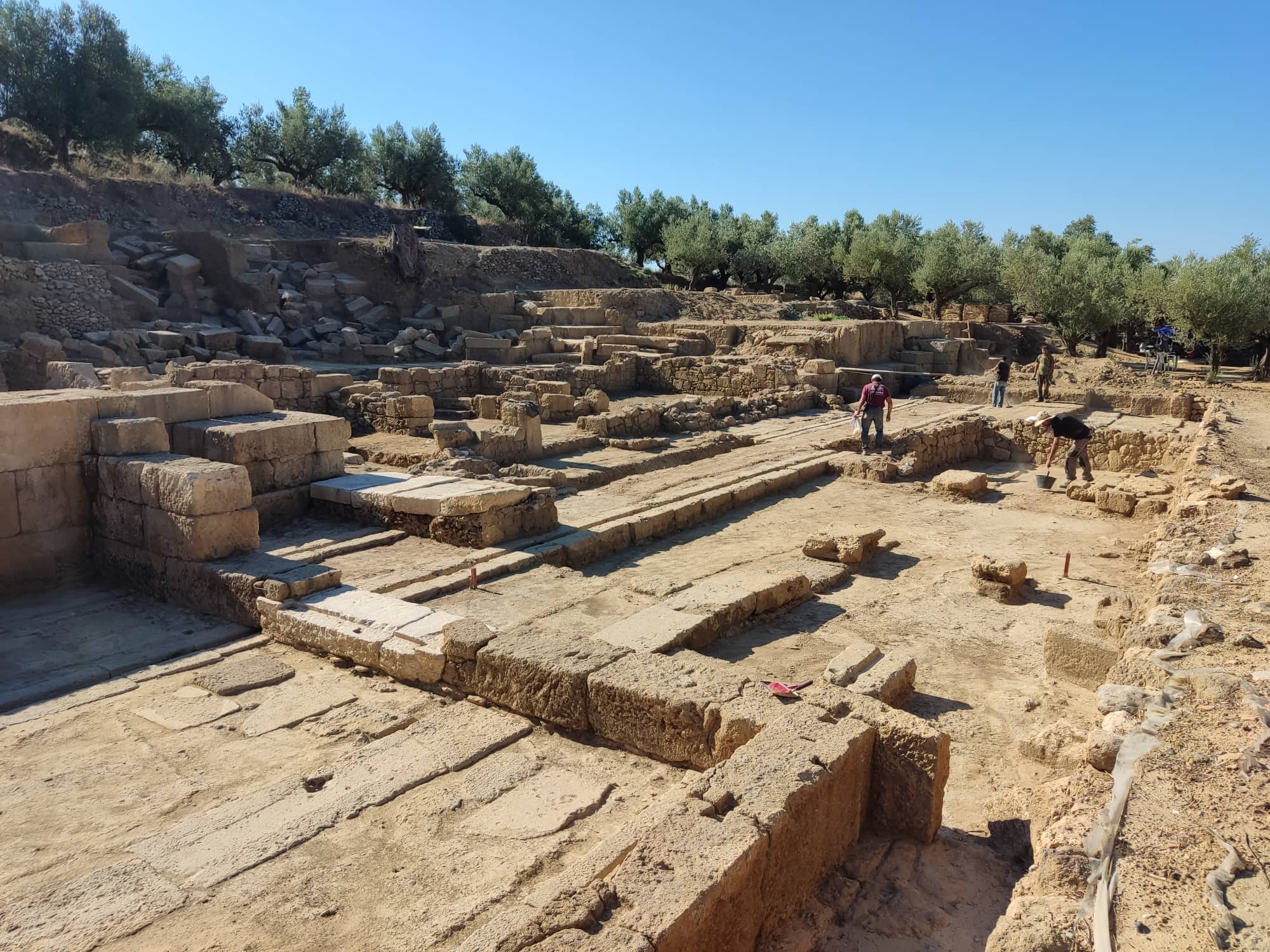 Επίσκεψη του δημάρχου Καλαμάτας στην εντυπωσιακή ανασκαφή της Αρχαίας Θουρίας