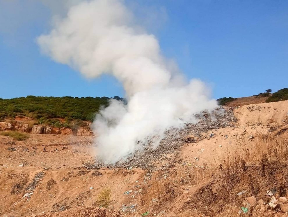 Αλιμάκι: Νέα φωτιά από χθες  στον παράνομο σκουπιδότοπο