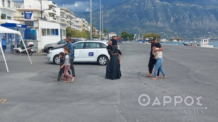 Πολλά παιδιά ανάμεσα στους μετανάστες που έφθασαν στην Καλαμάτα