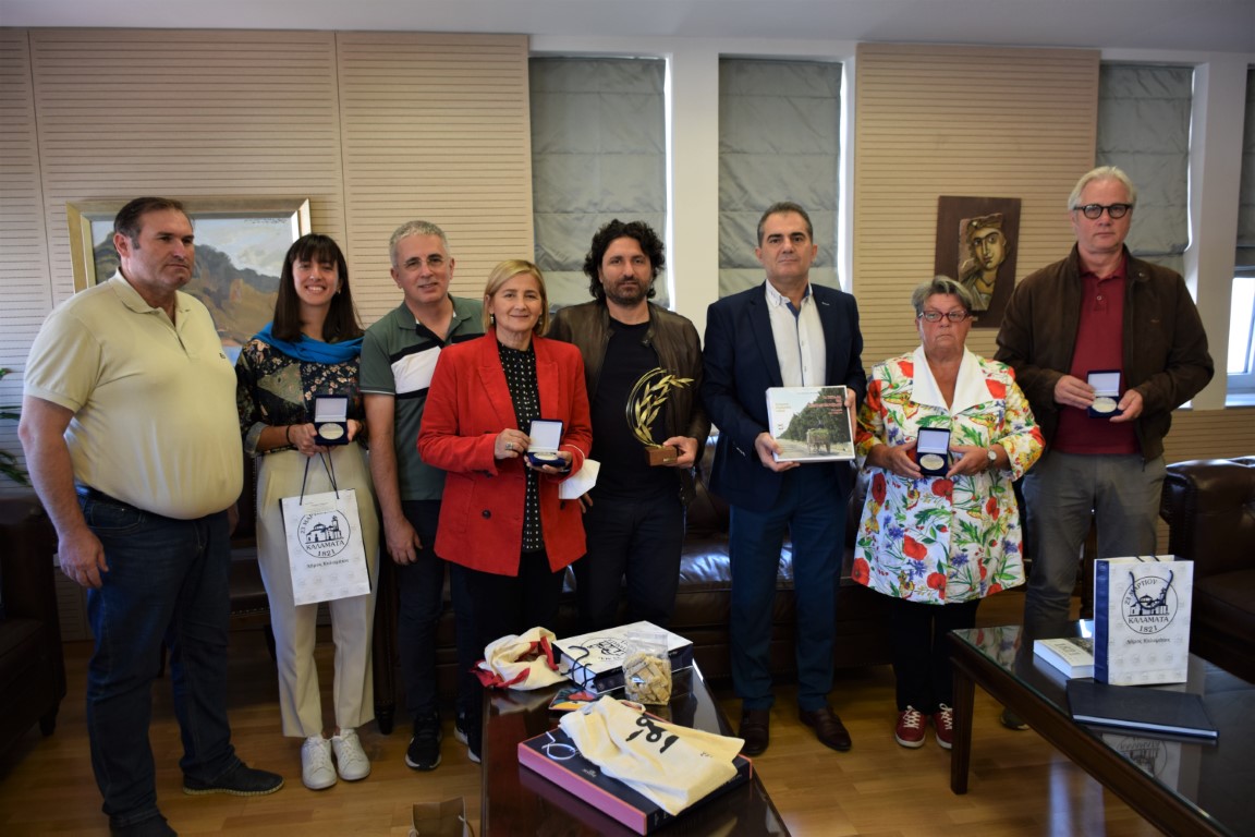 Στο Δημαρχείο Καλαμάτας  αντιπροσωπεία της Γκρεκιάνικης Απουλίας