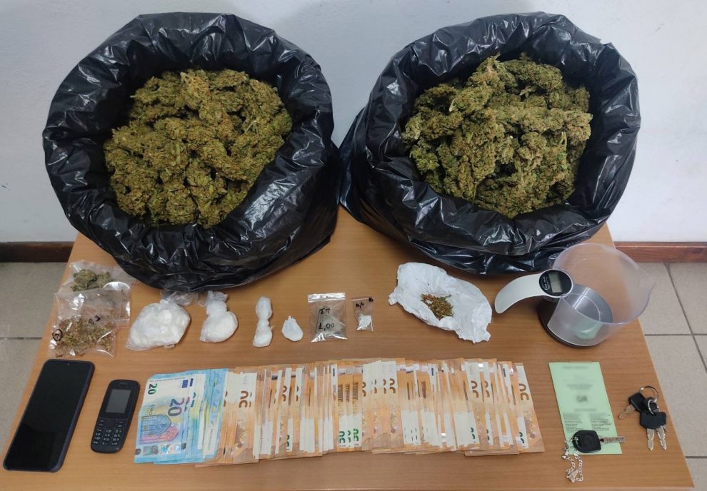 Καλαμάτα: Πάνω από 1.000 δόσεις κοκαΐνης και  4 κιλά χασίς έκρυβε 37χρονος στο σπίτι του