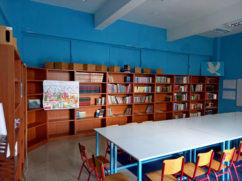 6ο Δημοτικό Σχολείο Καλαμάτα: Η βιβλιοθήκη ανοίγει  τις πόρτες της… και στους ενήλικες