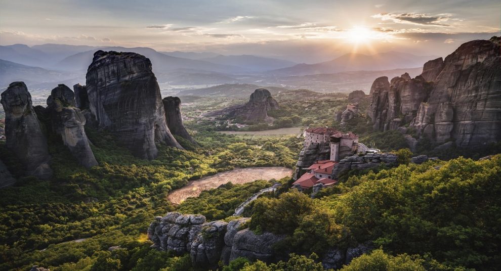 «Έχεις τα πινέλα, έχεις τα χρώματα, ζωγράφισε τον παράδεισο και μπες μέσα»