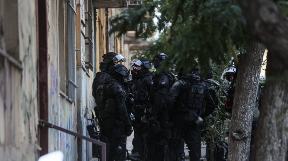 78 συλλήψεις ατόμων που επιτέθηκαν σε αστυνομικούς στην περιοχή των Προσφυγικών της Λ. Αλεξάνδρας