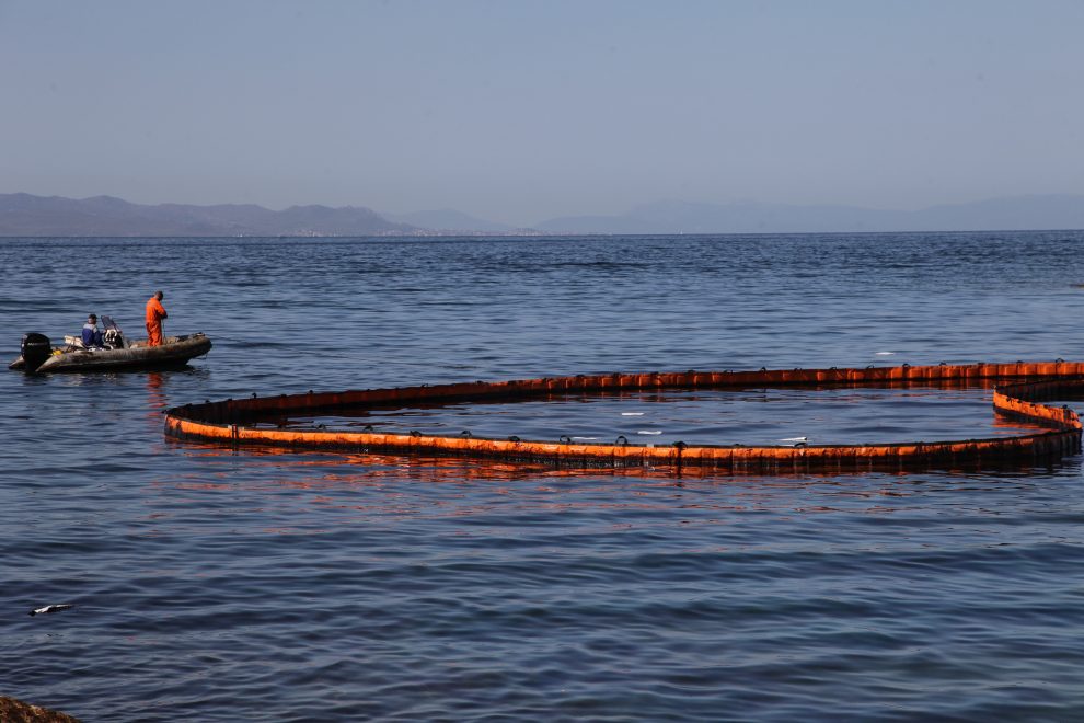 Εξοπλισμός λιμανιών και αλιευτικών καταφυγίων για αντιμετώπιση περιστατικών ρύπανσης