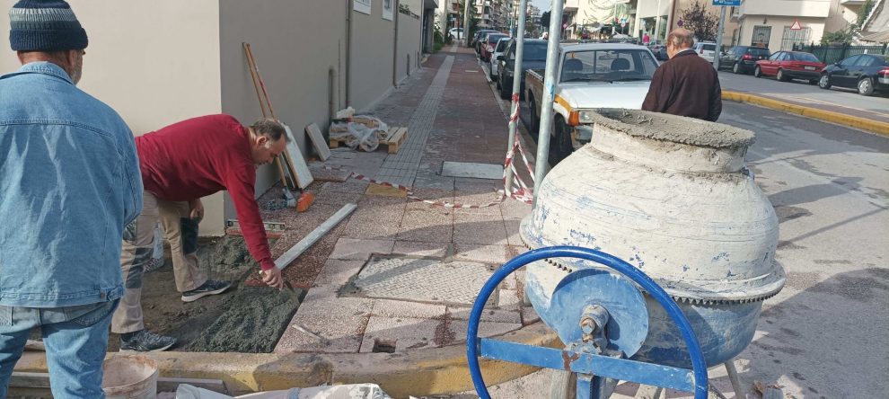 Εργασίες βελτίωσης πεζοδρομίων σε γειτονιές και κεντρικά σημεία της Καλαμάτας