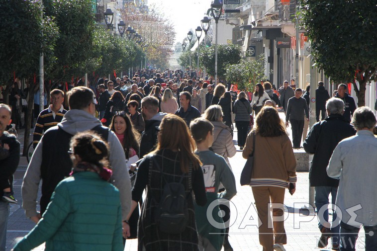 Πλημμύρισε από παιδικές φωνές και κόσμο το κέντρο της Καλαμάτας