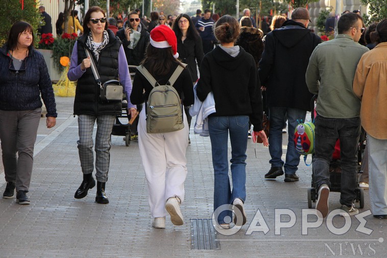 Πνίγηκε από κόσμο και μελωδίες το κέντρο της Καλαμάτας