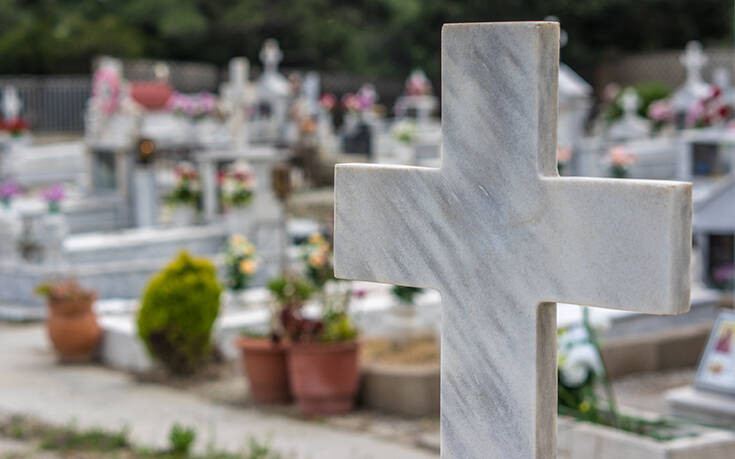 Καλαμάκι: Απαράδεκτη η κατάσταση  στο δρόμο για το νεκροταφείο
