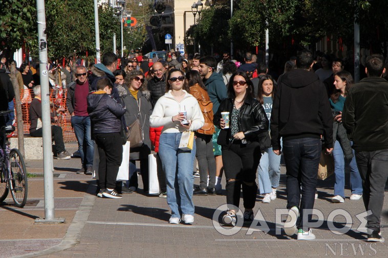 Ανοικτά σήμερα τα εμπορικά καταστήματα της Καλαμάτας