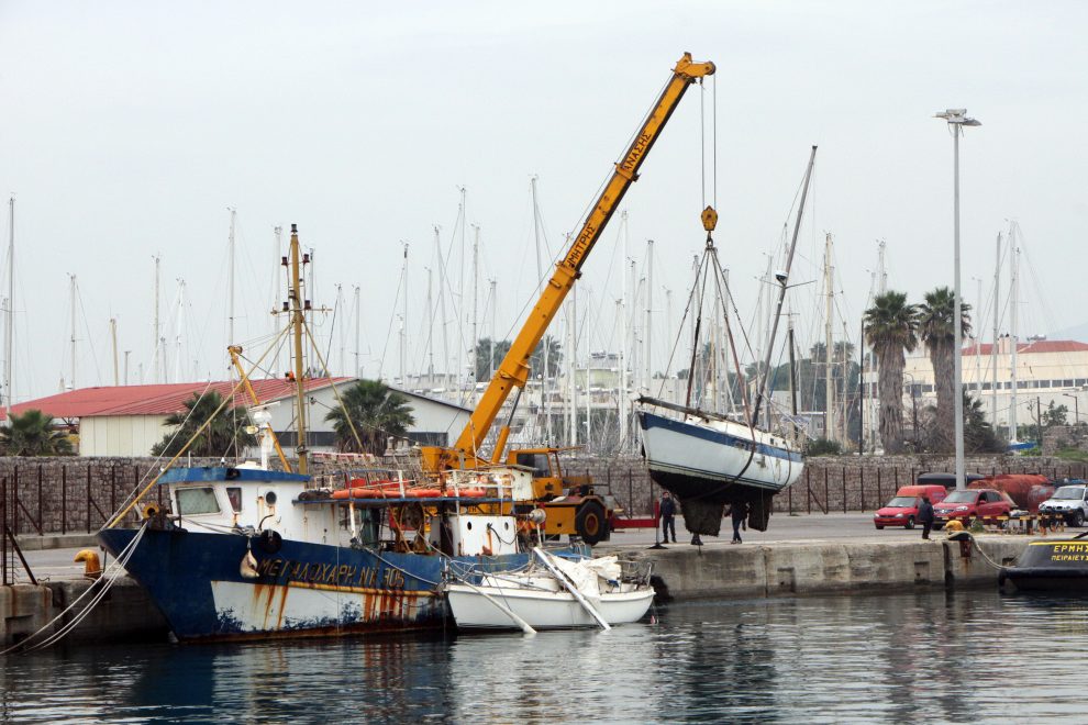 Απομακρύνονται από το λιμάνι Καλαμάτας  τα τελευταία δύο κατασχεμένα ιστιοφόρα