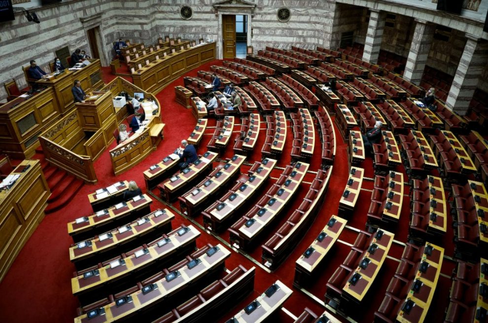 Βουλή: Ολοκληρώθηκε η πρώτη επεξεργασία του νομοσχεδίου για την εξαγορά κατεχόμενων ακινήτων του Δημοσίου
