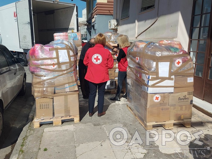 Έφυγαν οι πρώτες παλέτες του Ερυθρού Σταυρού από την Καλαμάτα