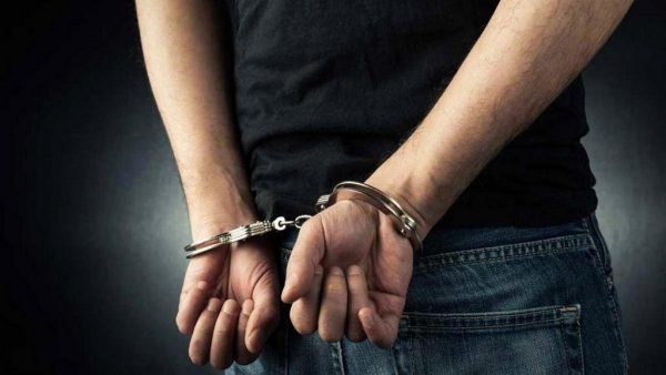 Συνελήφθη 24χρονος χωρίς δίπλωμα οδήγησης και μικρή ποσότητα χασίς