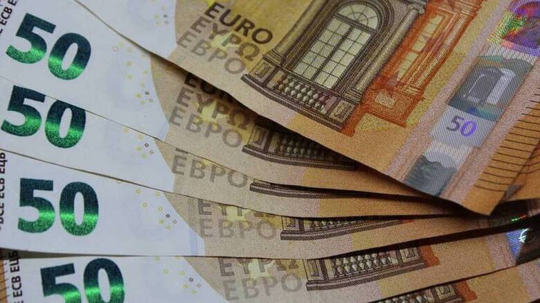 Στα 780 ευρώ ο νέος κατώτατος μισθός από την 1η Απριλίου