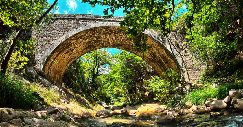 Εγκρίθηκε ο προσωρινός ανάδοχος για το έργο ασφάλειας στο δρόμο Πλατάνια –γέφυρα Νέδας