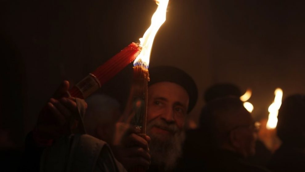 Σε κλίμα κατάνυξης η τελετή της Αφής του Αγίου Φωτός στα Ιεροσόλυμα