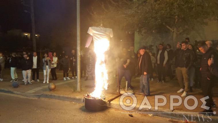 Καλαμάτα: Το κάψιμο του Ιούδα στην πλατεία Φυτειάς (βίντεο)