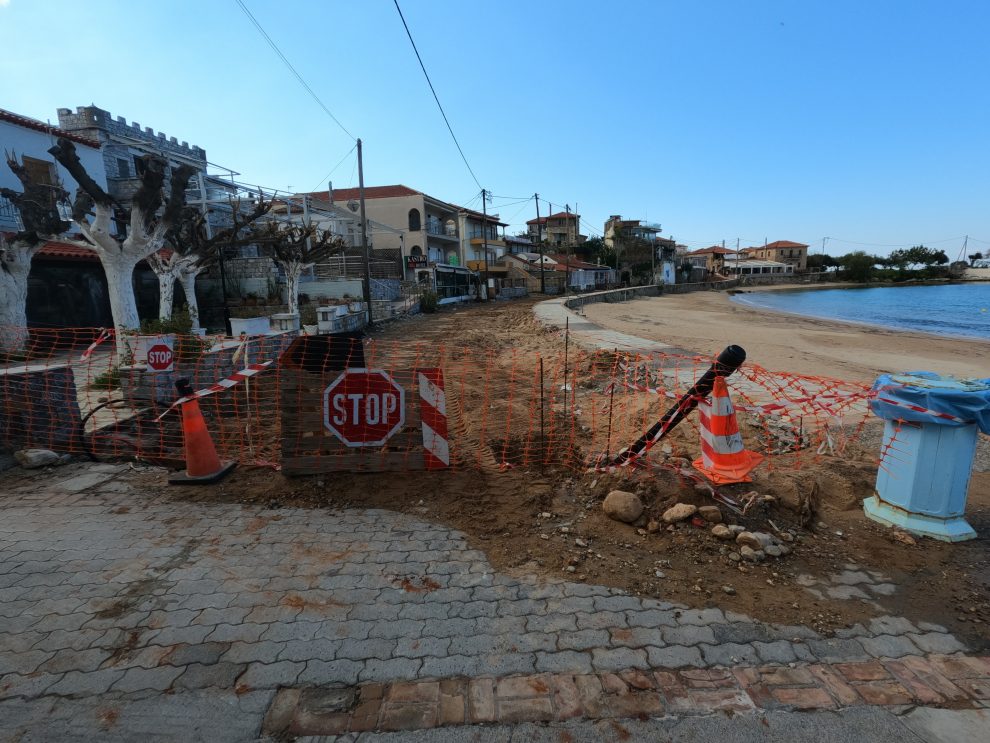 Στούπα: Εφιάλτης το έργο βελτίωσης της παραλιακής οδού