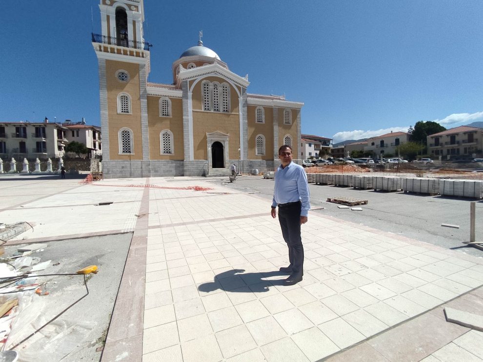 Συνεχίζεται η μαρμαρόστρωση  στην Πλατεία Υπαπαντής