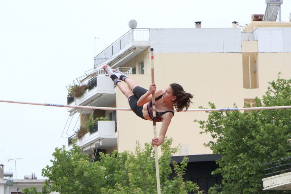 Αγώνες επί κοντώ σήμερα στην κεντρική πλατεία Καλαμάτας