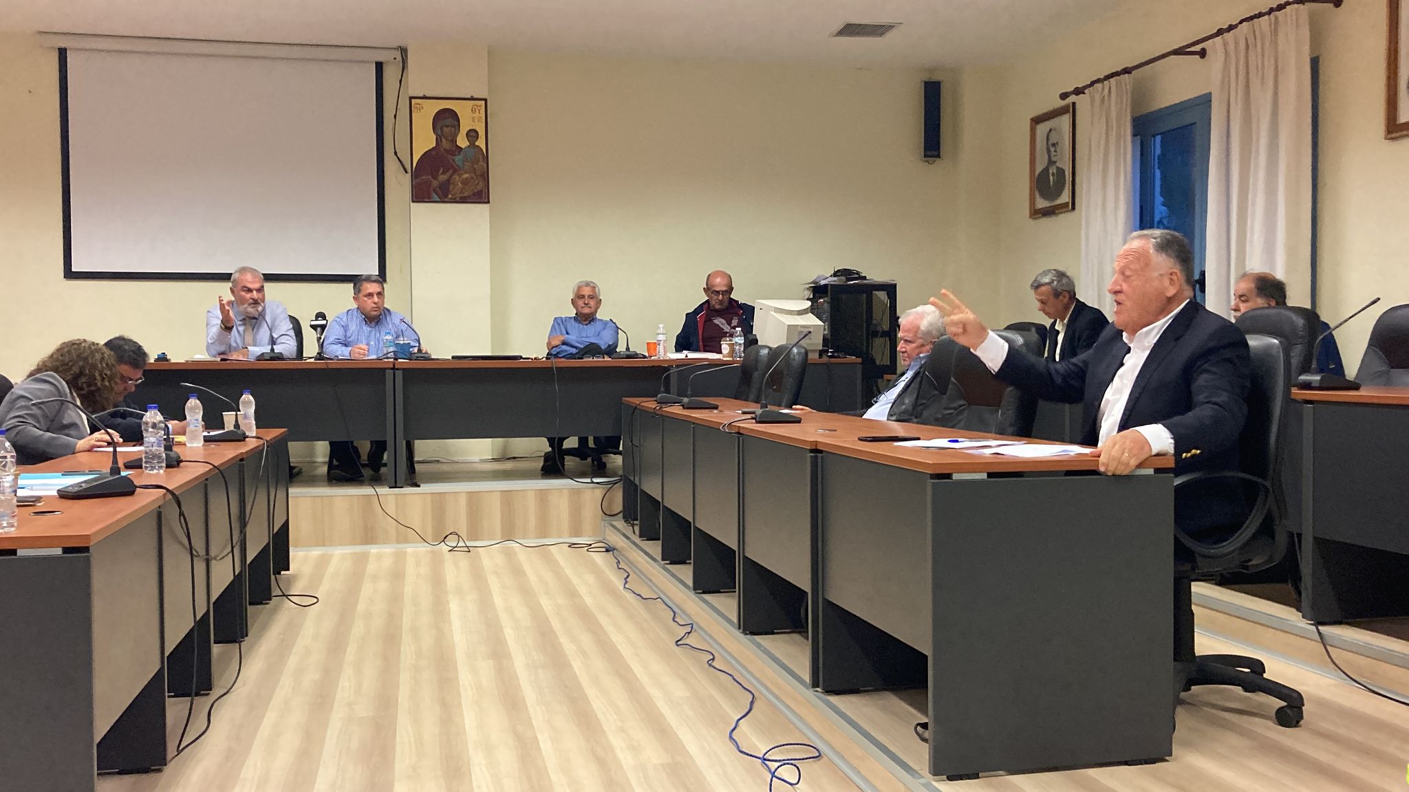 Δημοτικό Συμβούλιο Τριφυλίας: Αποκρουστική εικόνα  σε συζήτηση για ΠΕ3 Κυπαρισσίας