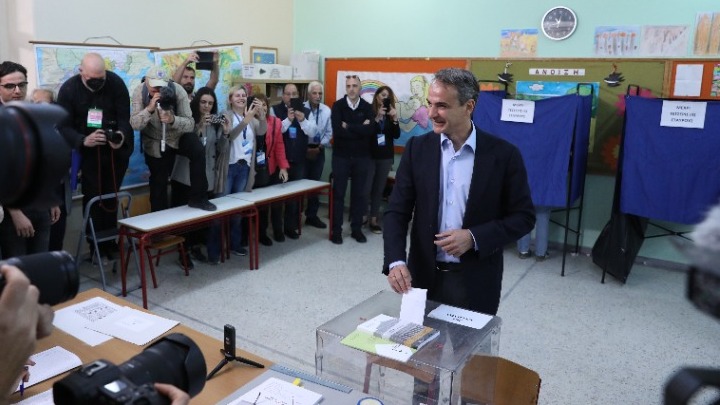 Ψήφισε στην Κηφισιά ο πρωθυπουργός Κυρ. Μητσοτάκης