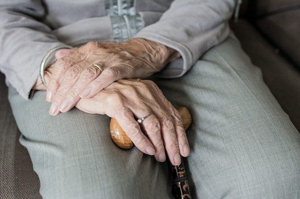 Ζευγάρι εξαπατούσε ηλικιωμένους στην Καλαμάτα