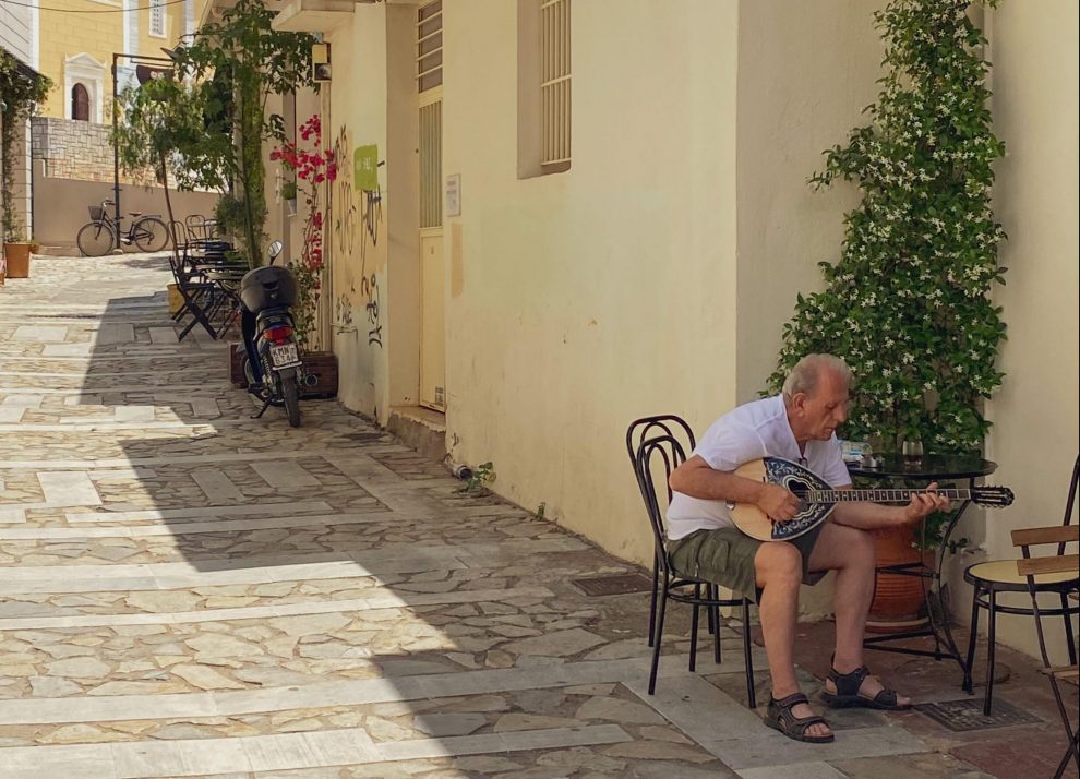 Χρώματα, αρώματα και μουσικές