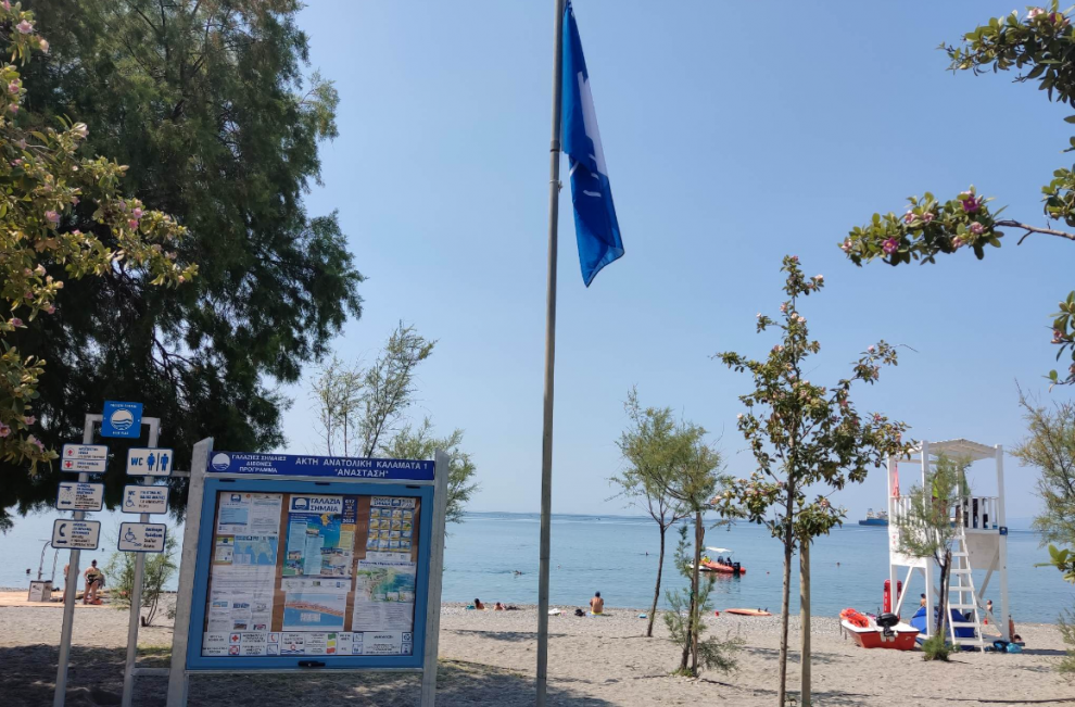 Πεντακάθαρες, προσβάσιμες  & με Γαλάζιες Σημαίες οι παραλίες του Δήμου Καλαμάτας