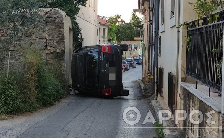 Καλαμάτα: Αυτοκίνητο ντελαπάρισε στο Ιστορικό Κέντρο